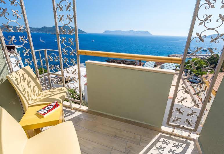 Defne Hotel Каш Екстериор снимка