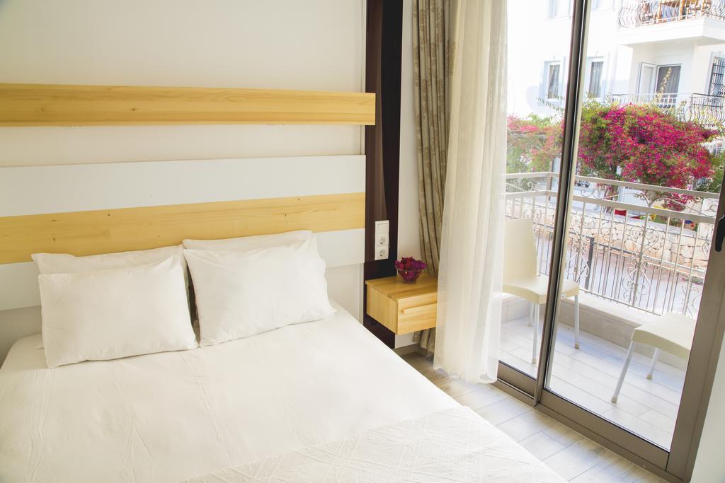 Defne Hotel Каш Екстериор снимка