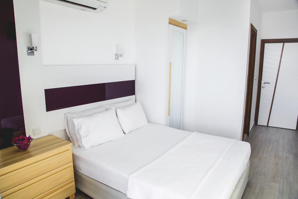 Defne Hotel Каш Екстериор снимка