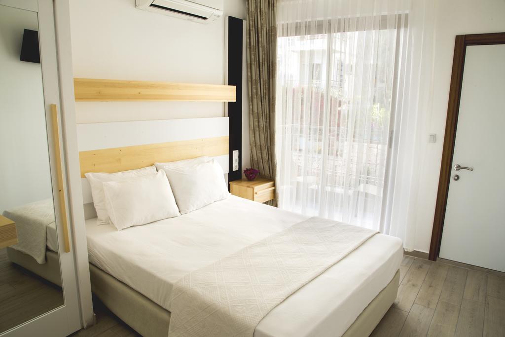 Defne Hotel Каш Екстериор снимка