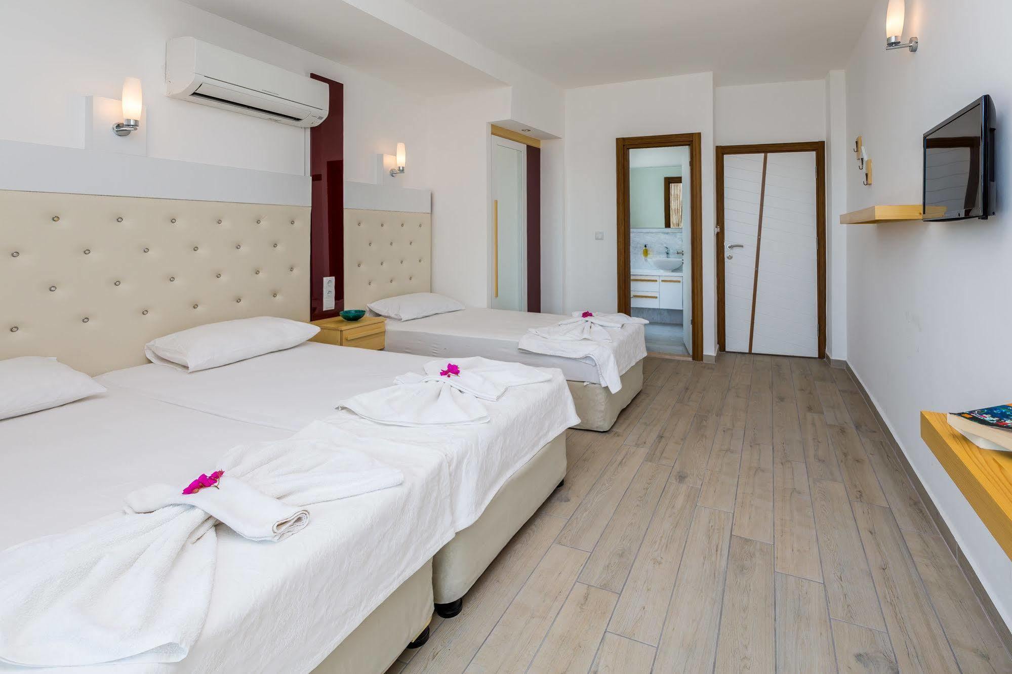 Defne Hotel Каш Екстериор снимка
