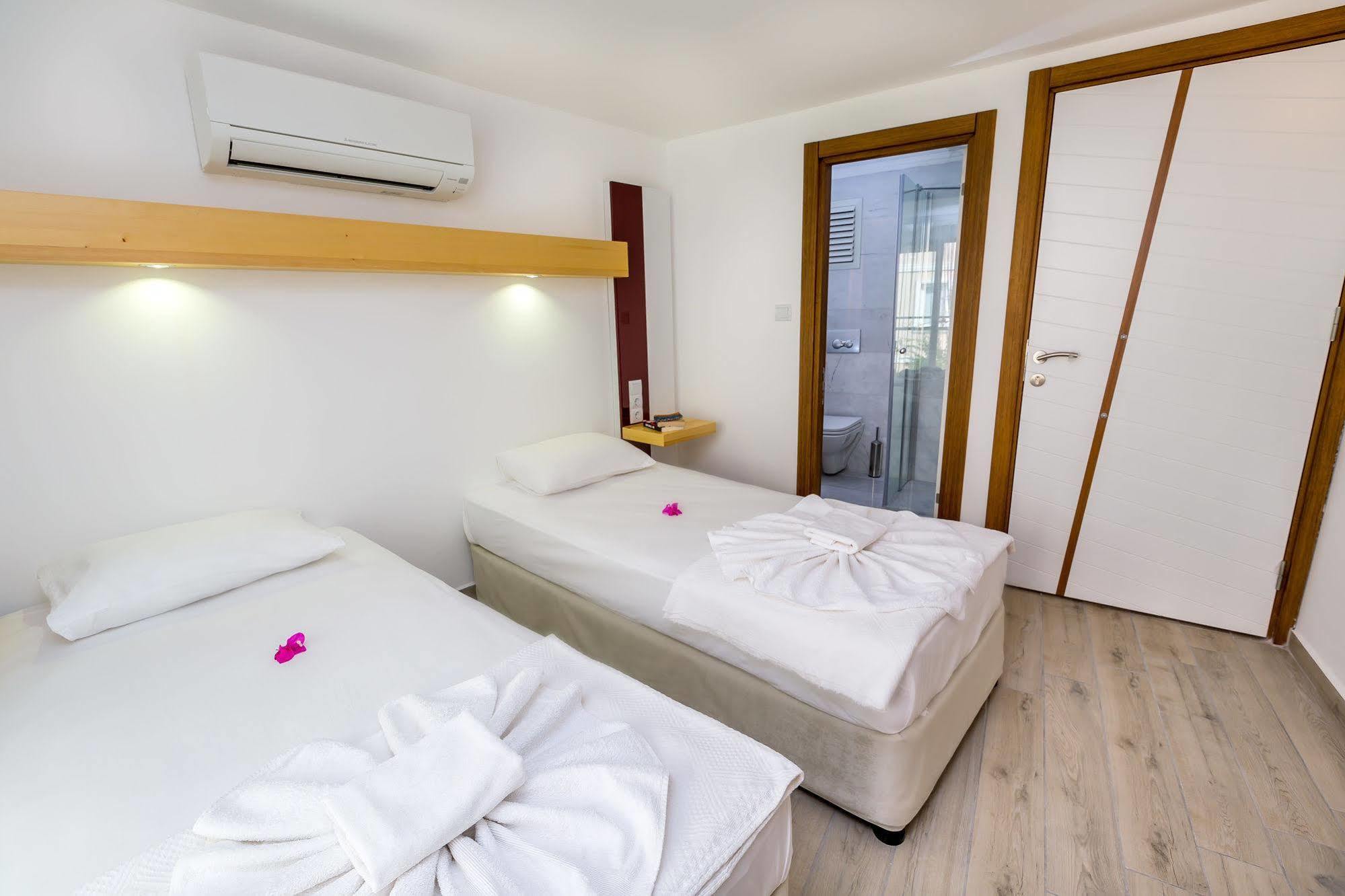 Defne Hotel Каш Екстериор снимка