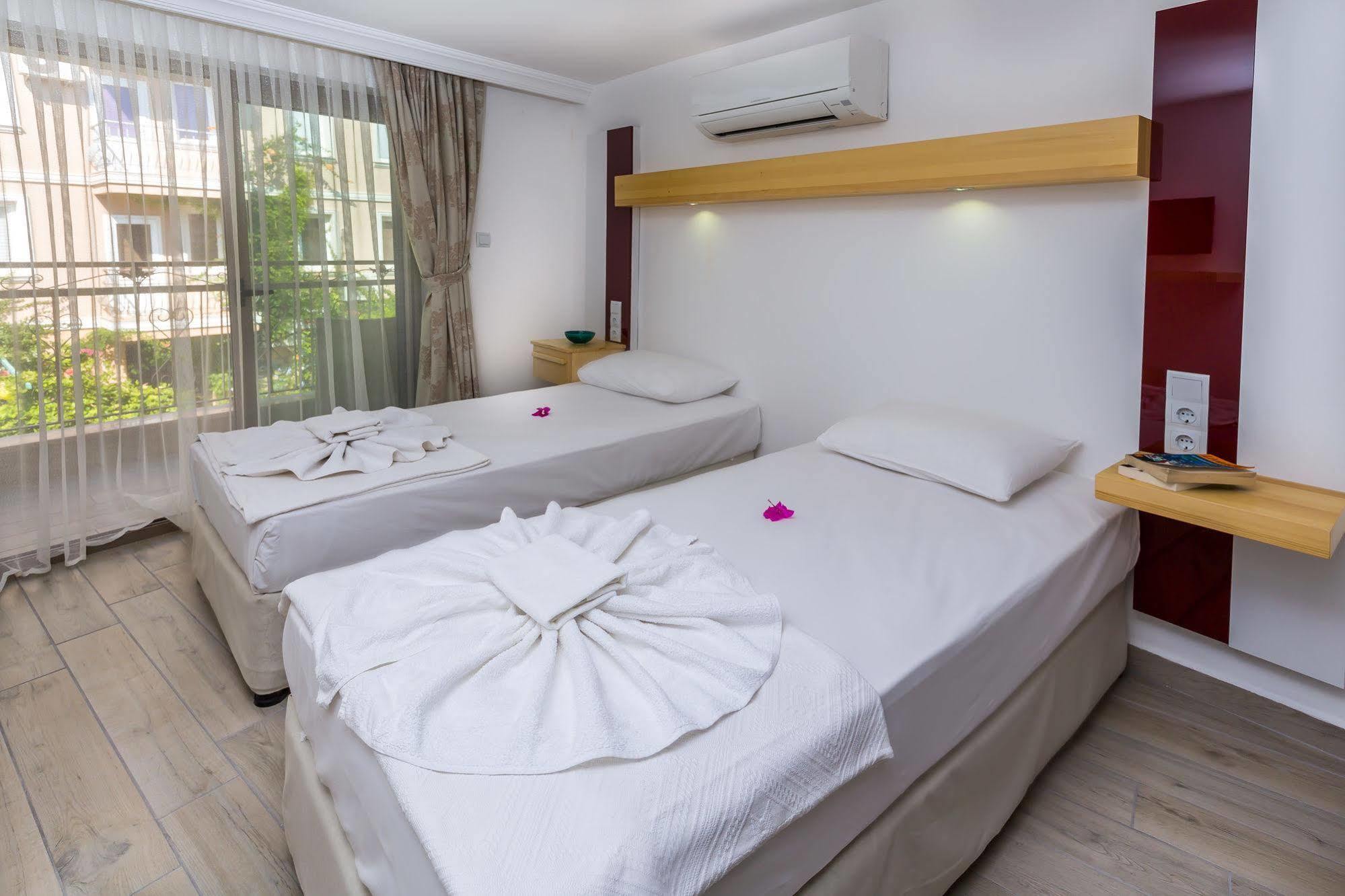 Defne Hotel Каш Екстериор снимка