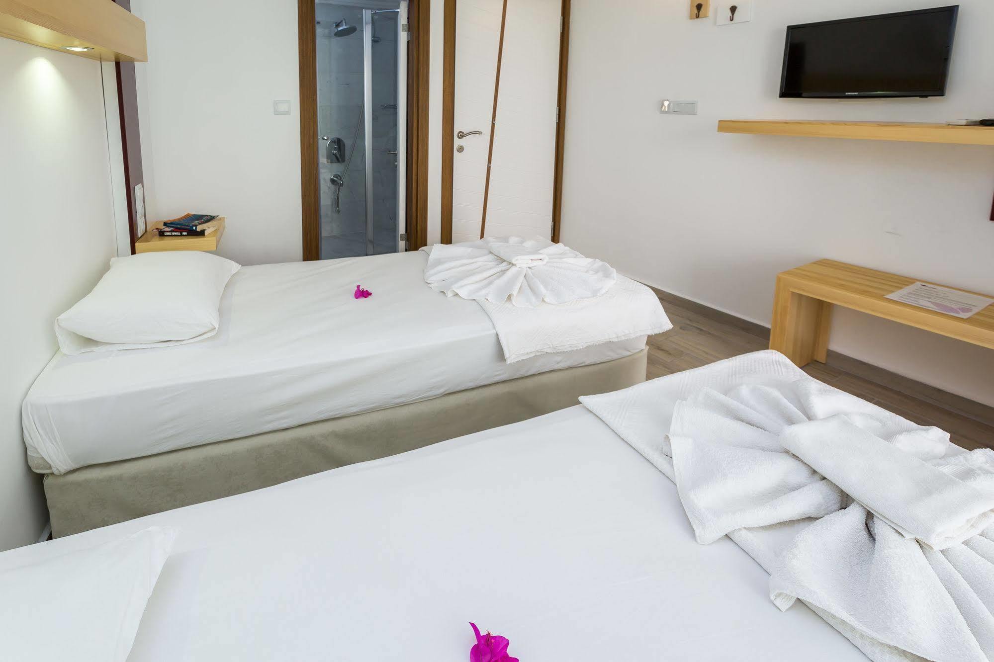 Defne Hotel Каш Екстериор снимка